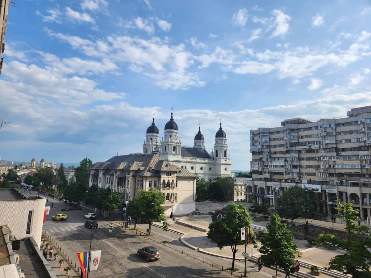 Stefan Cel Mare Boulevard Pedestrian Street Palas Iasi Exterior photo